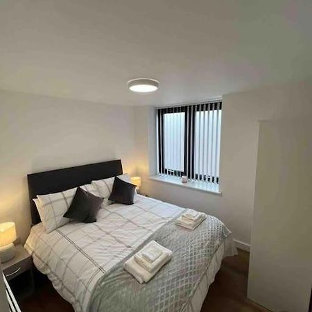Newly Built 2 Bed Flat In The Heart Of Leek Apartment Ngoại thất bức ảnh
