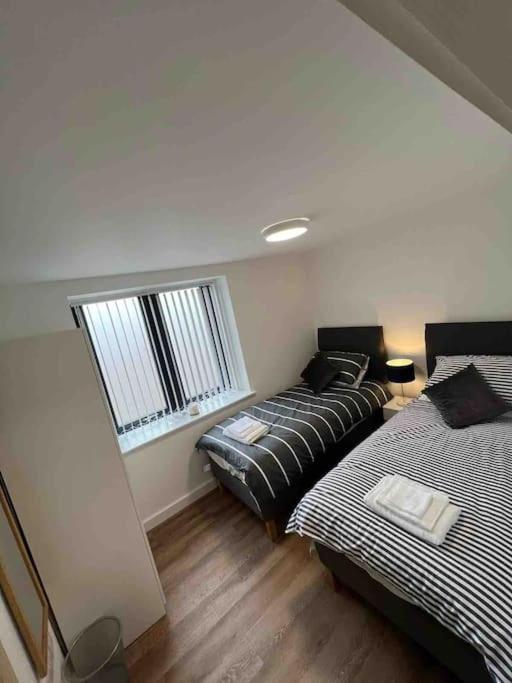 Newly Built 2 Bed Flat In The Heart Of Leek Apartment Ngoại thất bức ảnh
